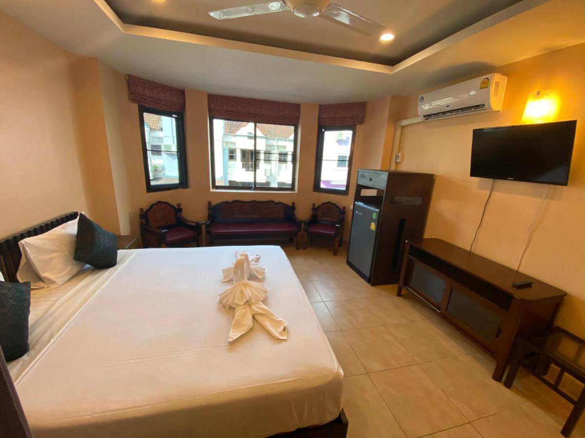 สตาร์เกสเฮาส์ Hotel Patong ภายนอก รูปภาพ