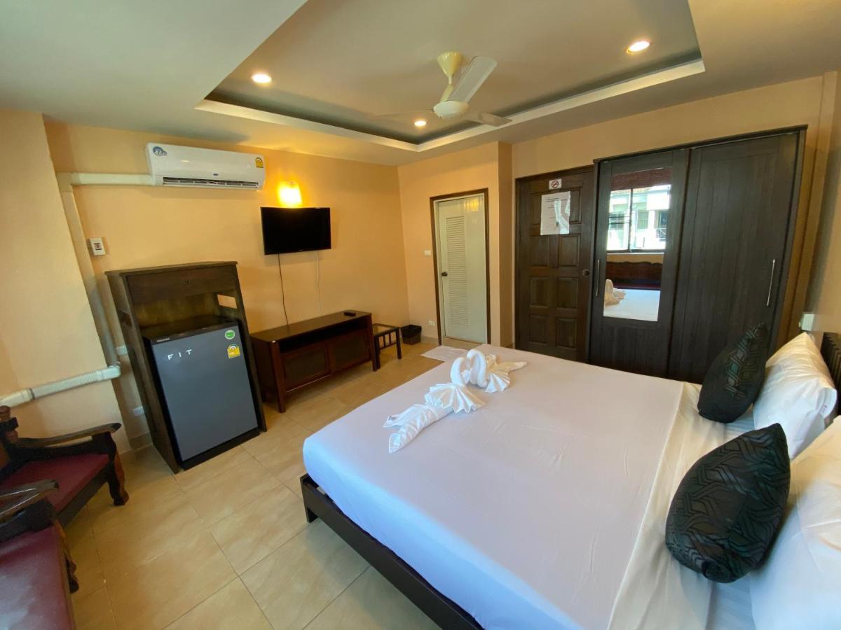 สตาร์เกสเฮาส์ Hotel Patong ภายนอก รูปภาพ