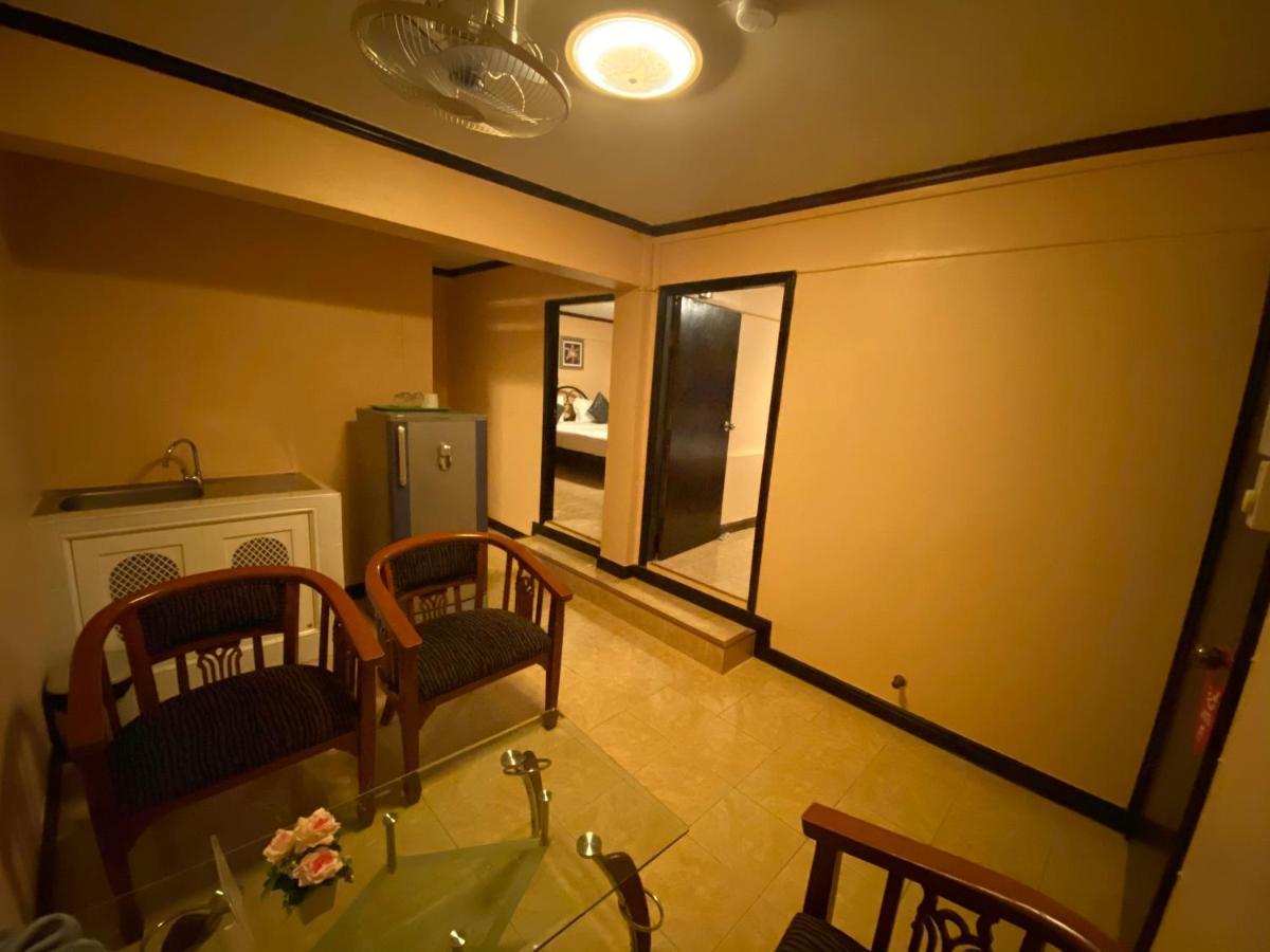 สตาร์เกสเฮาส์ Hotel Patong ภายนอก รูปภาพ