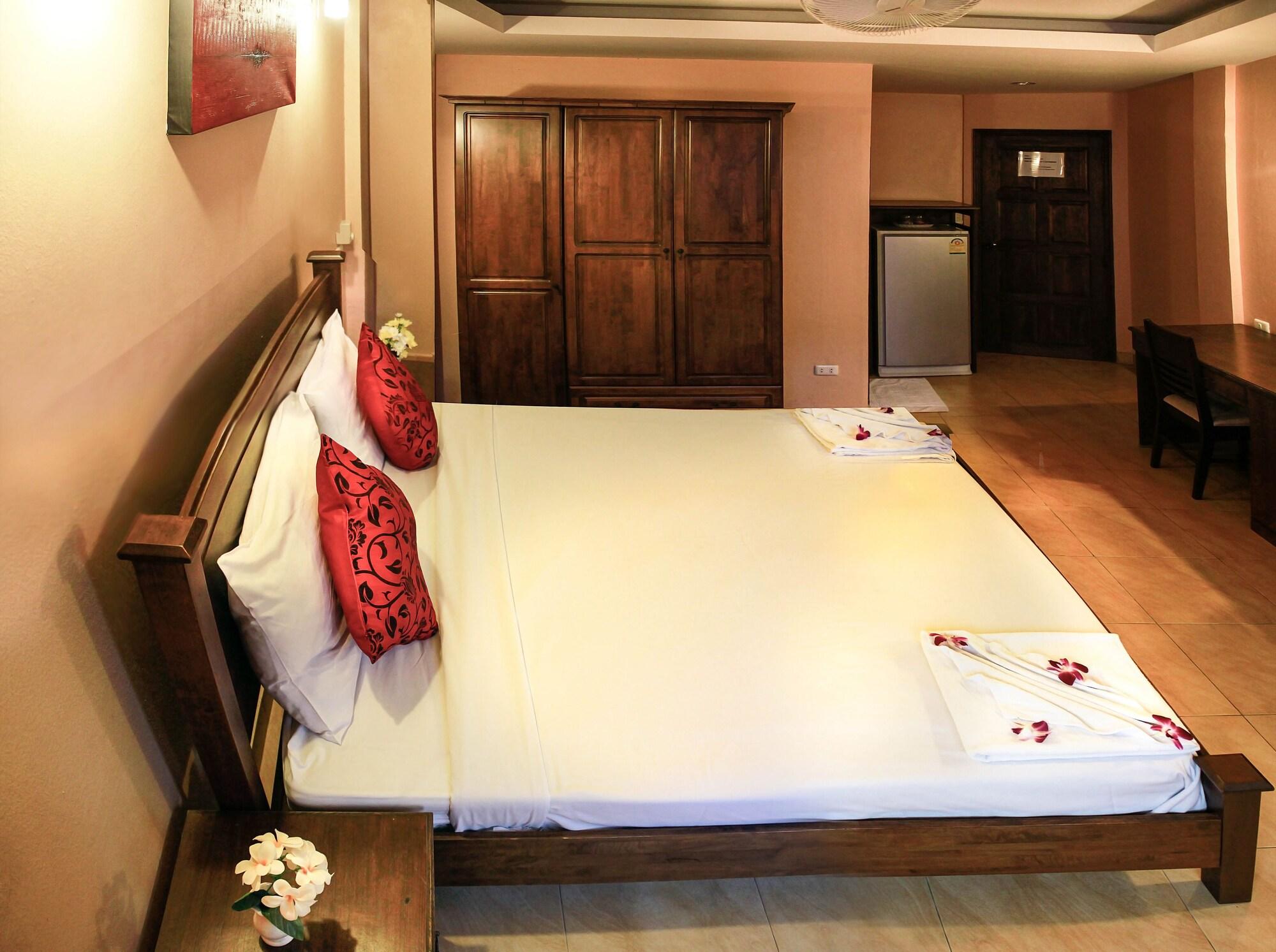 สตาร์เกสเฮาส์ Hotel Patong ภายนอก รูปภาพ