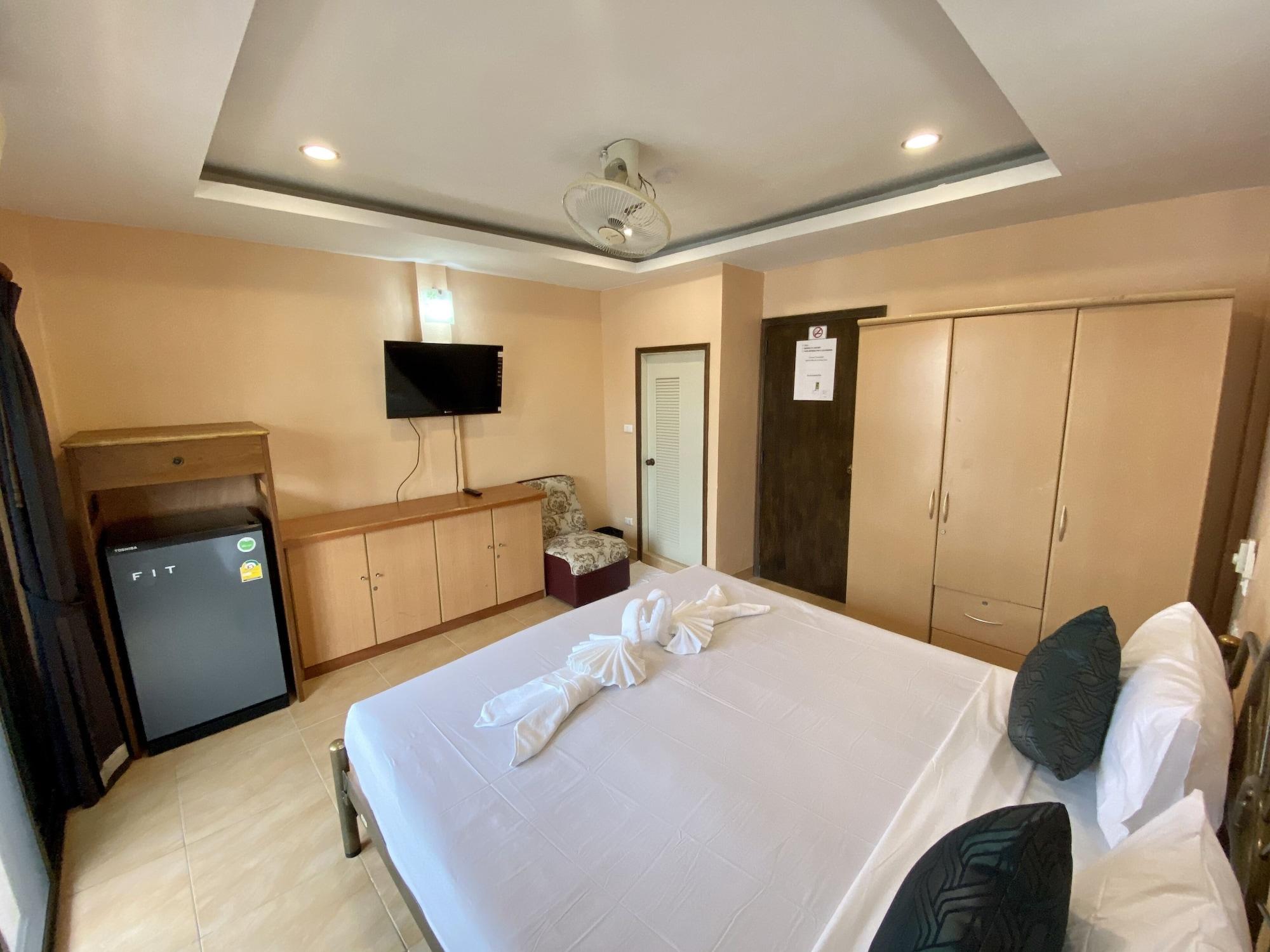 สตาร์เกสเฮาส์ Hotel Patong ภายนอก รูปภาพ