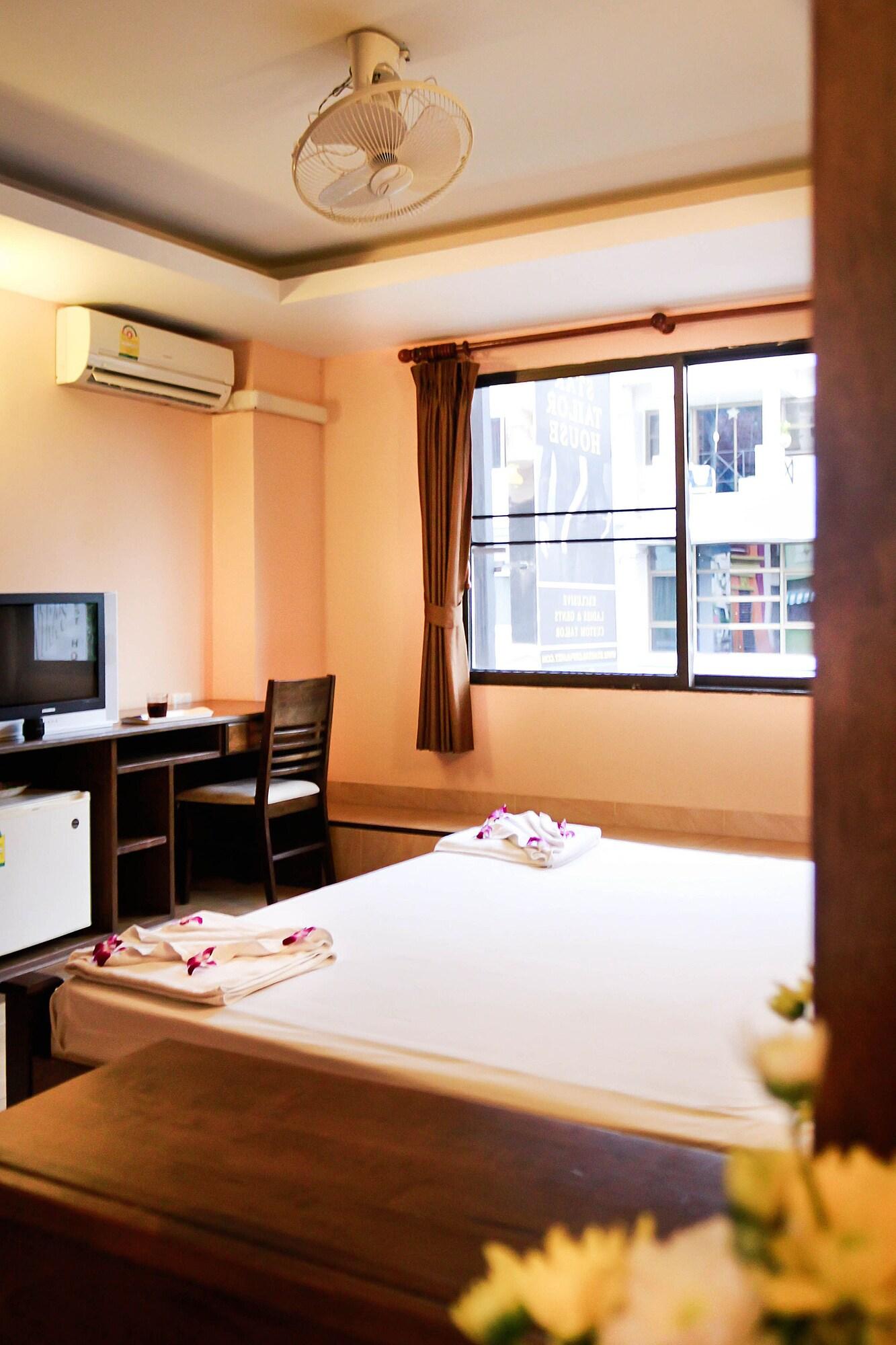 สตาร์เกสเฮาส์ Hotel Patong ภายนอก รูปภาพ